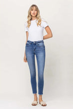 Load image into Gallery viewer, Lilly Mid Rise Raw Hem Crop
