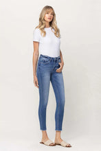 Load image into Gallery viewer, Lilly Mid Rise Raw Hem Crop
